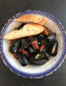 Easy Seafood Recipes - Steamed Mussels